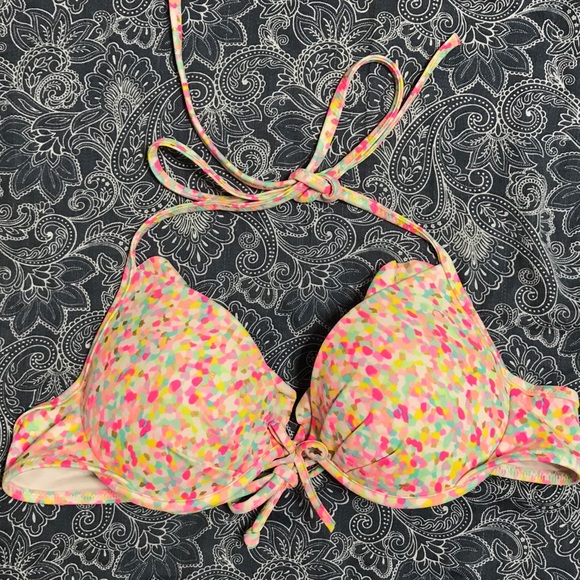 Victoria Secret bathing suit top - Picture 1 of 3